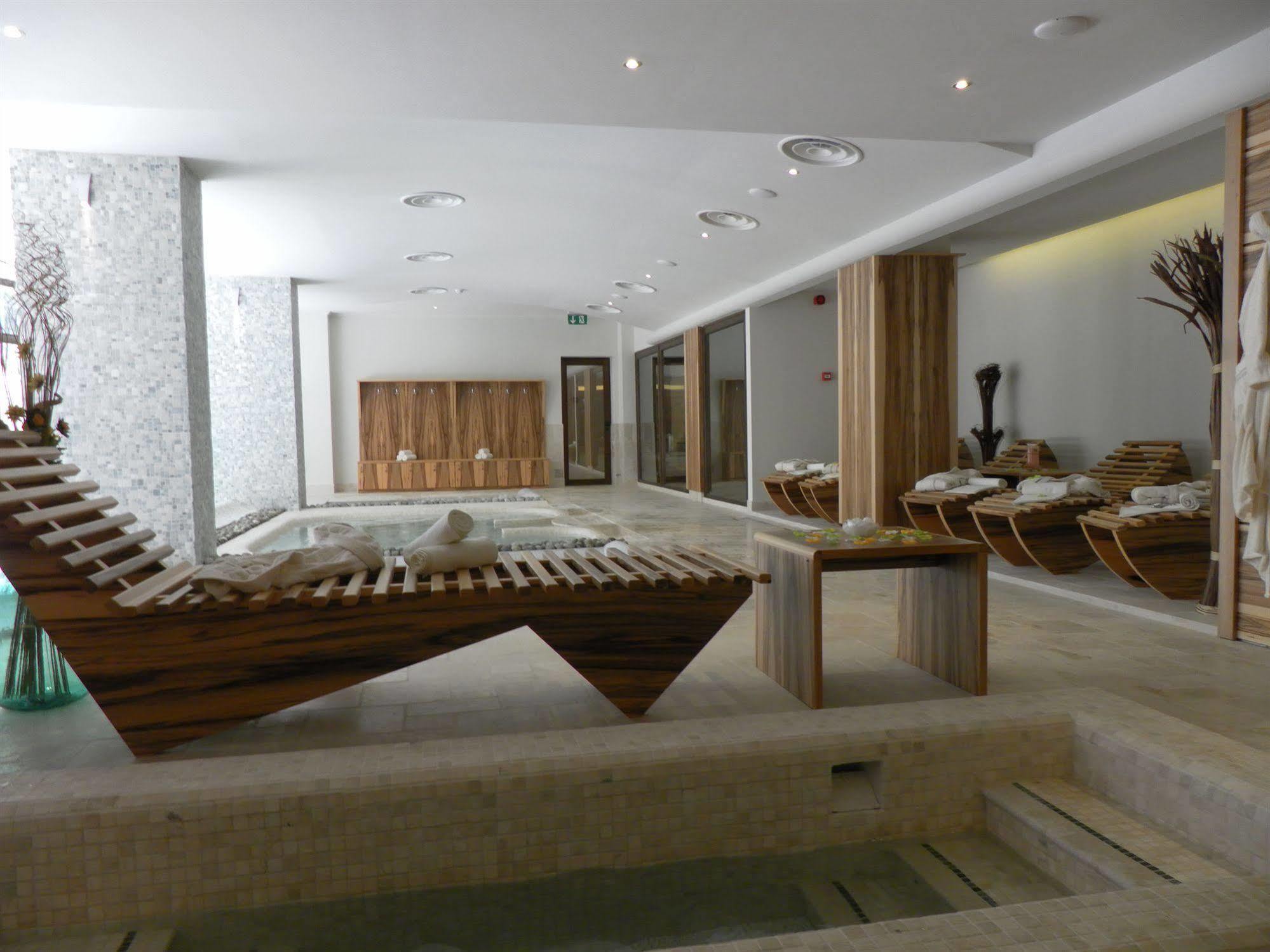 Ovindoli Park Hotel & Spa Exterior photo